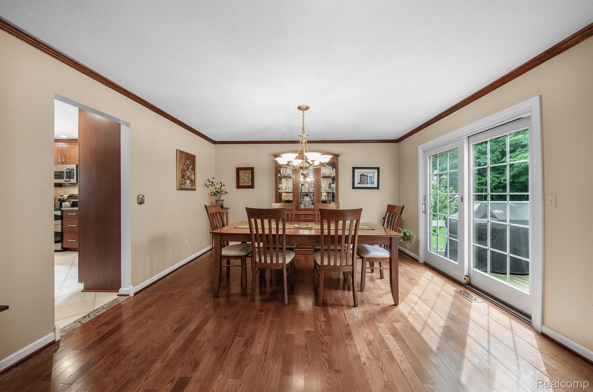 35937 Fredericksburg Road Farmington, MI 48331 - Photo 12 of 38
