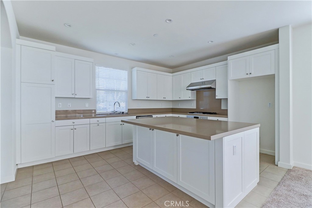 158 Falcon Irvine, CA 92618 - Photo 16 of 49