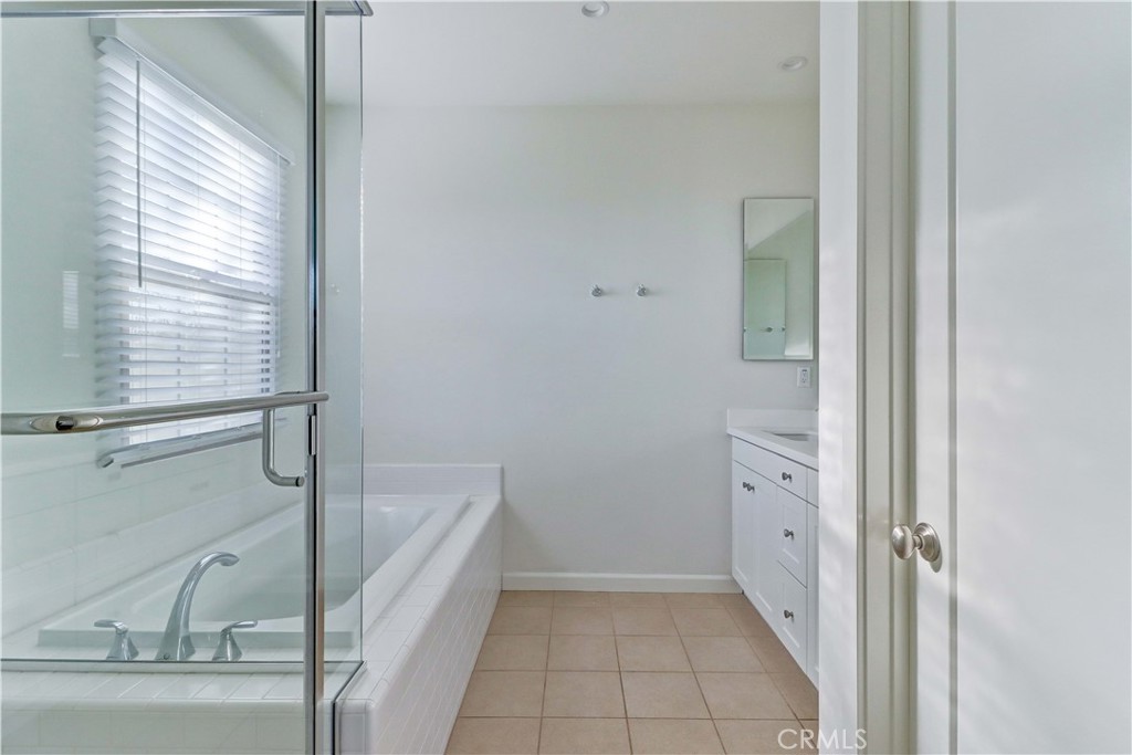 158 Falcon Irvine, CA 92618 - Photo 34 of 49