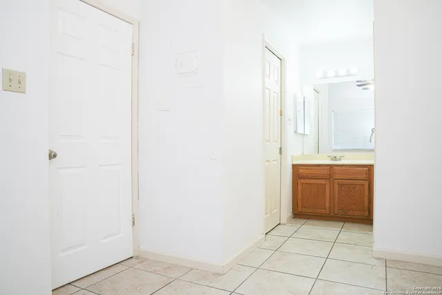 $890 | 11610 Vance Jackson, Unit 980, San Antonio, TX 78230