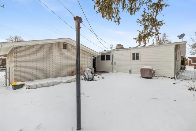 $349,500 | 10431 Oneida Boulevard, Oak Park, MI 48237