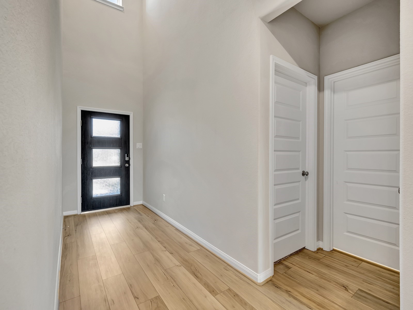 1681 Hopson Ranch Drive Conroe, TX 77301 - Photo 15 of 32 Photo is not of the actual home, but is an inspirational photo of builder’s model home and may depict options, furnishings, and/or decorator features that are not included