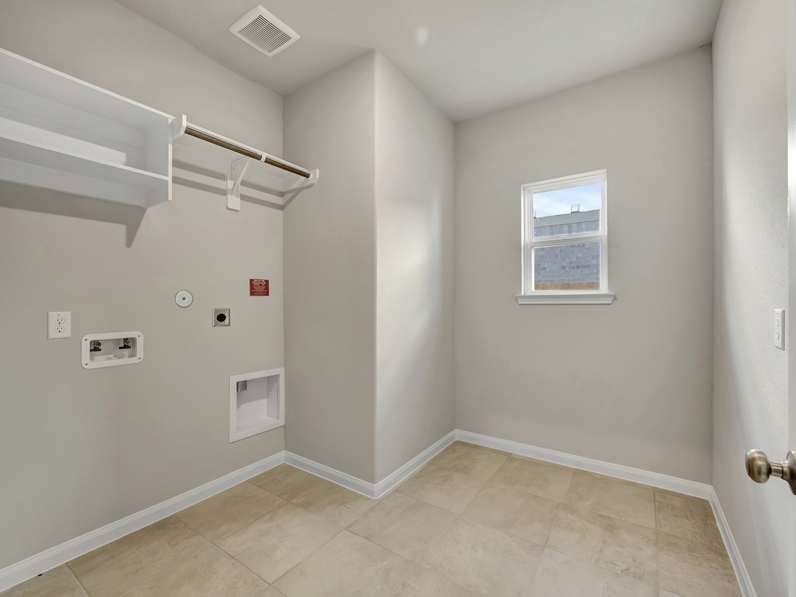 1681 Hopson Ranch Drive Conroe, TX 77301 - Photo 29 of 32 Photo is not of the actual home, but is an inspirational photo of builder’s model home and may depict options, furnishings, and/or decorator features that are not included