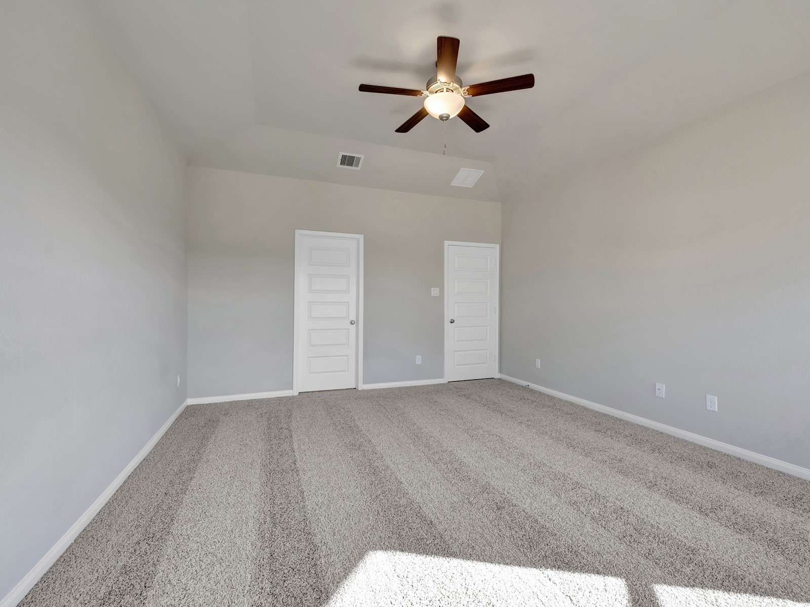 1681 Hopson Ranch Drive Conroe, TX 77301 - Photo 10 of 32 Photo is not of the actual home, but is an inspirational photo of builder’s model home and may depict options, furnishings, and/or decorator features that are not included