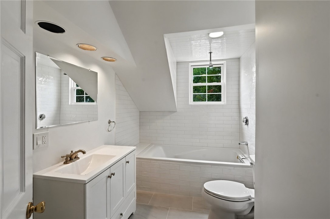 352 Spring Street Newport, RI 02840 - Photo 49 of 50 9 Bowery Cottage