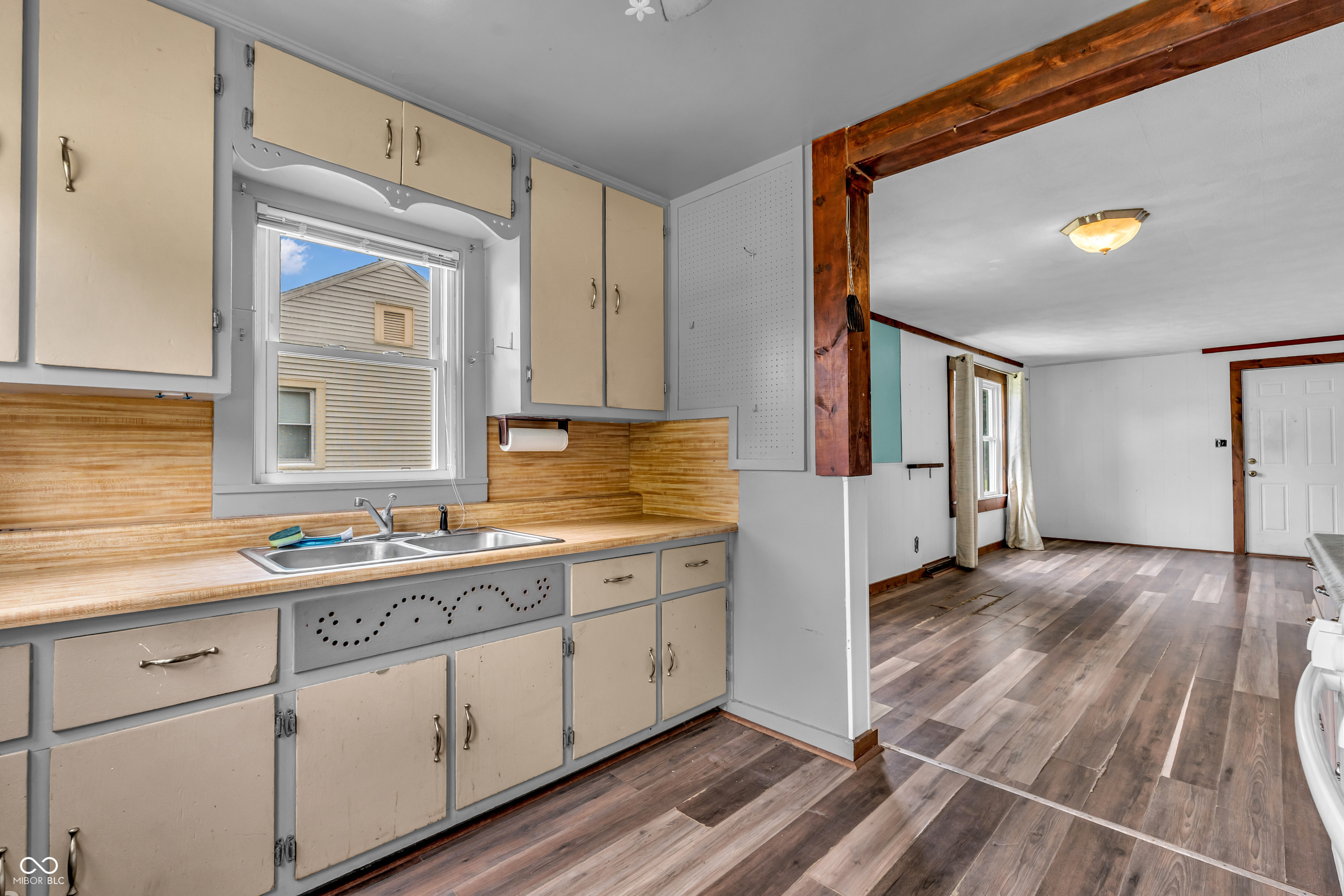 2816 16th Street Columbus, IN 47201 - Photo 4 of 21