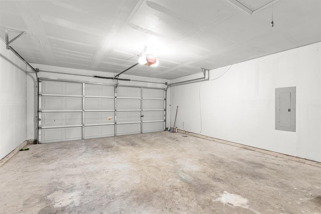 3521 Apple Valley Way Dallas, TX 75227 - Photo 20 of 25 a view of a garage