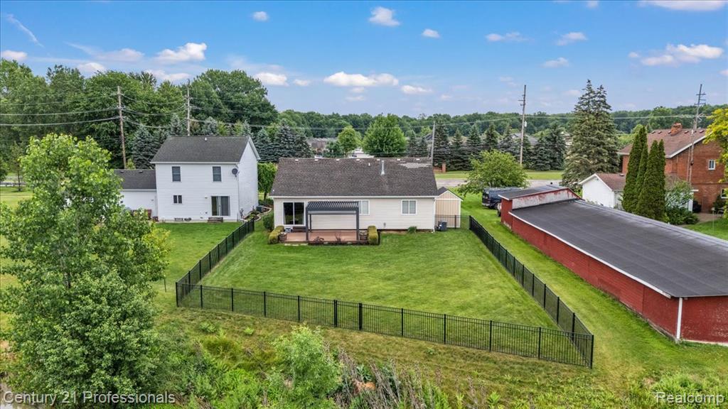 53611 County Line Road New Baltimore, MI 48047 - Photo 4 of 29 Gallery Image 4