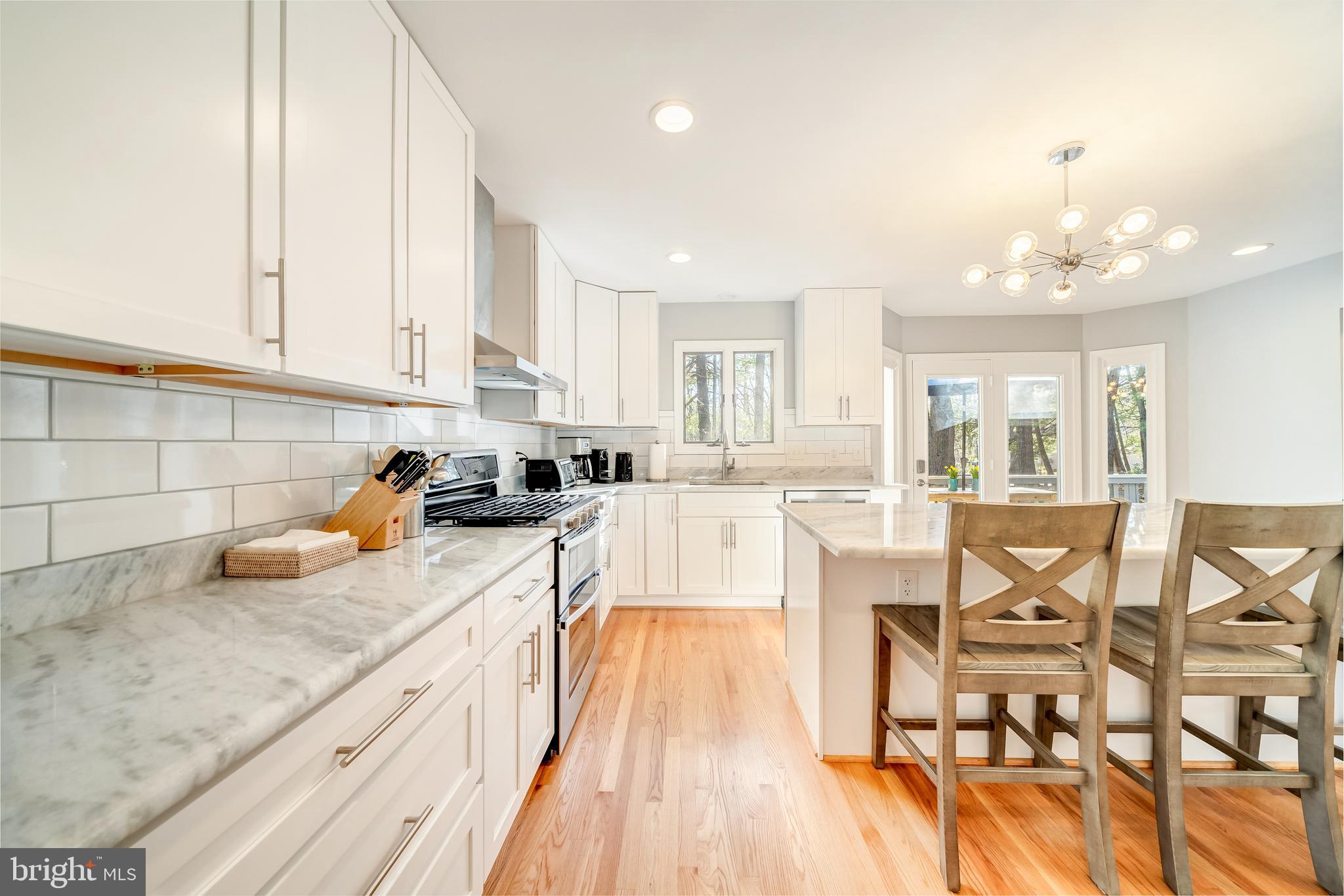 1589 Regatta Lane Reston, VA 20194 - Photo 10 of 49 Kitchen