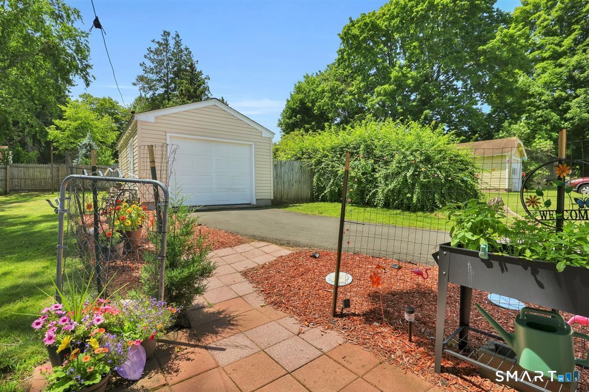 4 Crown Street Middletown, CT 06457 - Photo 29 of 29