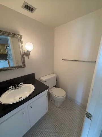 $1,550 | 2025 Northeast 164th Street, Unit 806, North Miami Beach, FL 33162