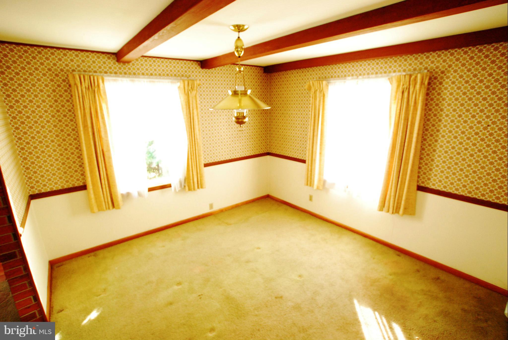 1610 Leslie Road Baltimore, MD 21222 - Photo 4 of 11 Dining Room