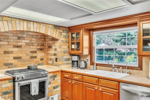 $890,000 | 4063 Zugspitz Way, Las Vegas, NV 89124