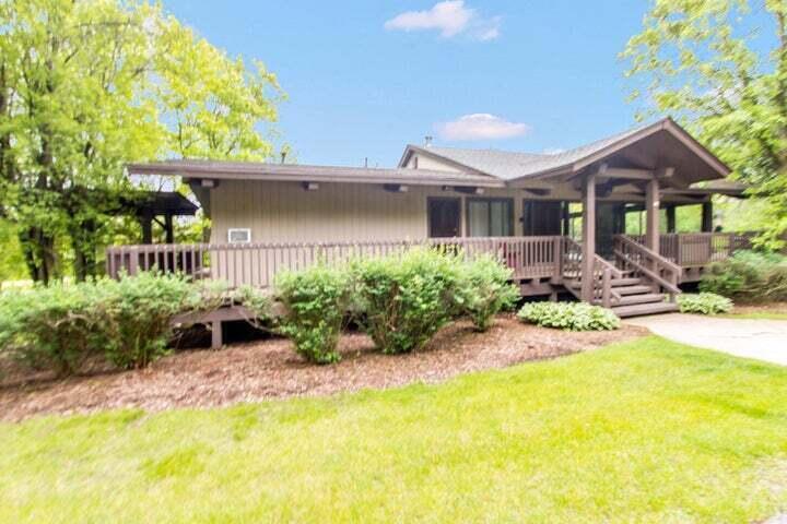 930 Alpine Drive, Unit PP2 Fontana, WI 53125 - Photo 78 of 89 Clubhouse