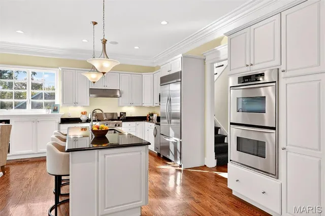 $1,150,000 | 4 Midpark Lane, Ladue, MO 63124