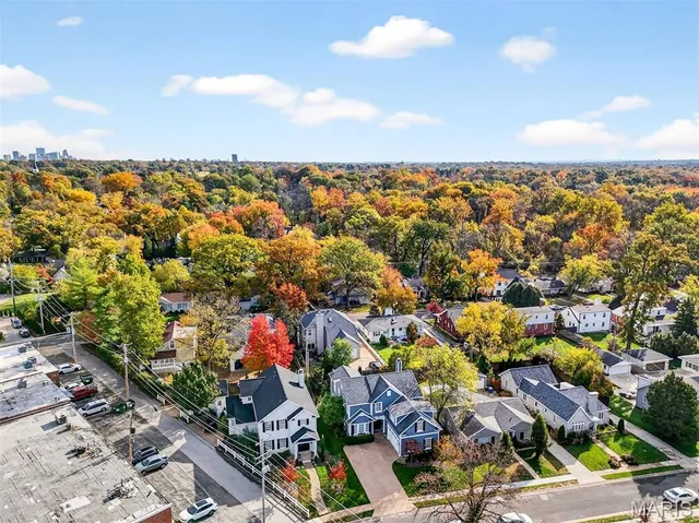 $1,150,000 | 4 Midpark Lane, Ladue, MO 63124