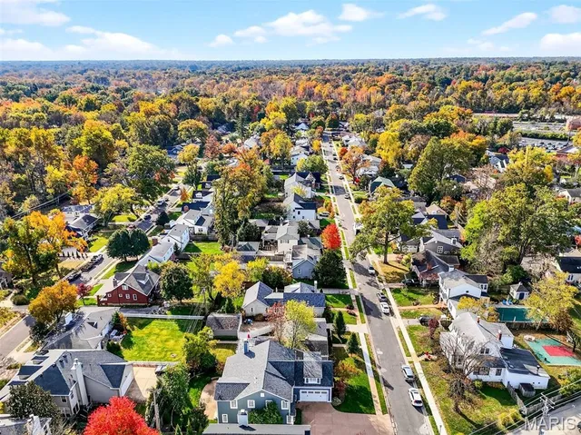 $1,150,000 | 4 Midpark Lane, Ladue, MO 63124