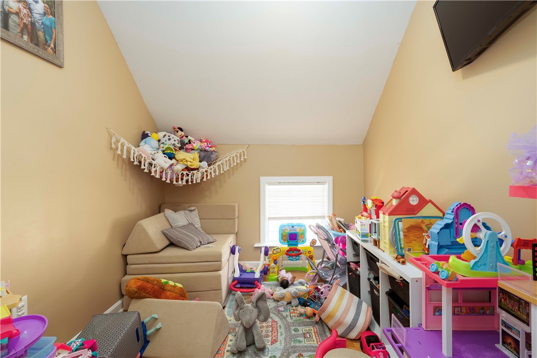 80 Greene Street Pawtucket, RI 02860 - Photo 24 of 50