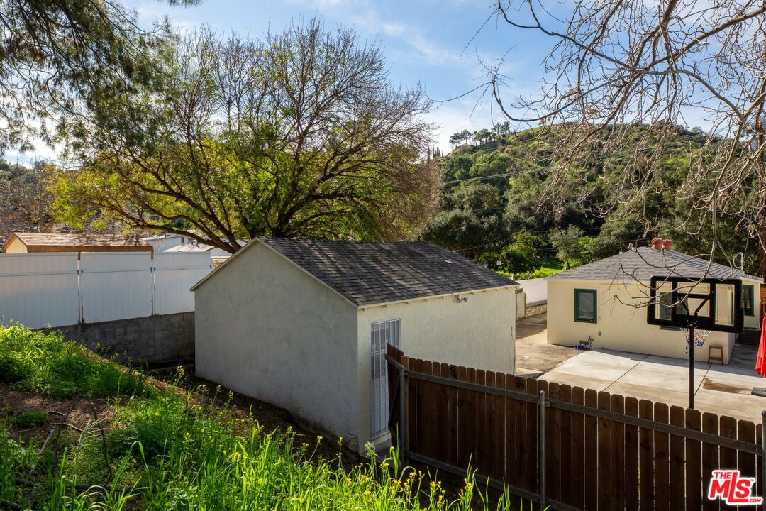 9810 Hillhaven Avenue Tujunga, CA 91042 - Photo 13 of 13