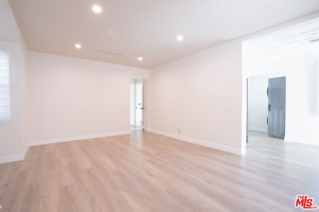 9810 Hillhaven Avenue Tujunga, CA 91042 - Photo 2 of 13