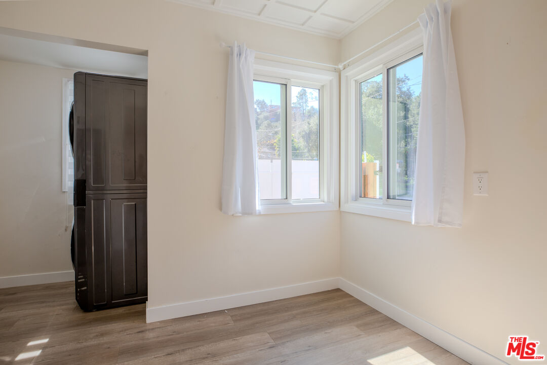 9810 Hillhaven Avenue Tujunga, CA 91042 - Photo 8 of 13