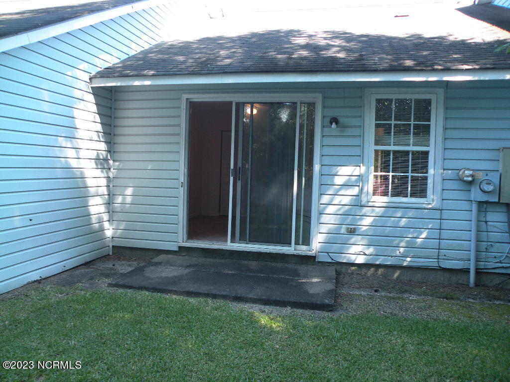 148 B Witten Circle, Unit B Havelock, NC 28532 - Photo 4 of 20 back