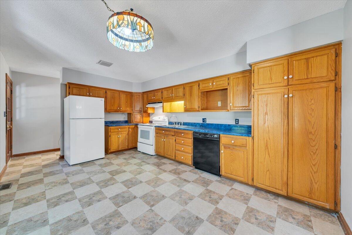417 Stonebridge Drive Blue Ridge, VA 24064 - Photo 16 of 94 016-MIB07197
