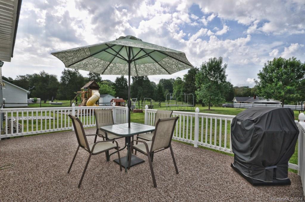 4057 Fincher Road Matthews, NC 28104 - Photo 3 of 24 Gallery Image 3