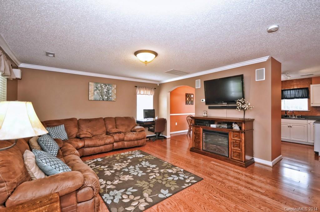 4057 Fincher Road Matthews, NC 28104 - Photo 4 of 24 Gallery Image 4