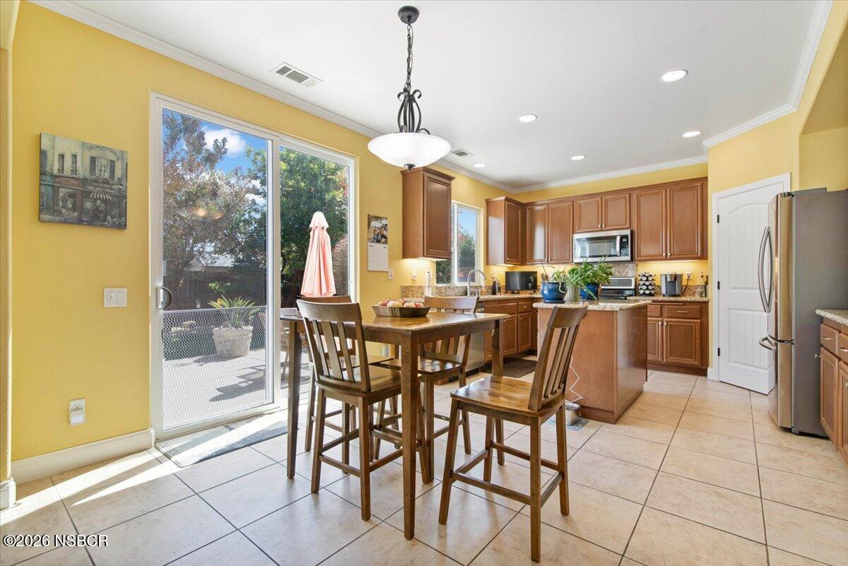 728 Pluto Avenue Lompoc, CA 93436 - Photo 9 of 43 16-DSC_0744