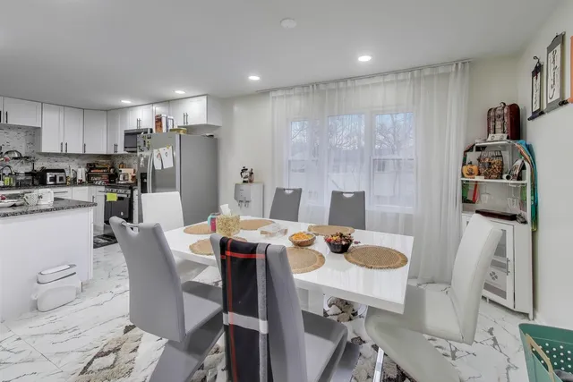 $449,900 | 1437 East Michele Drive, Palatine, IL 60074