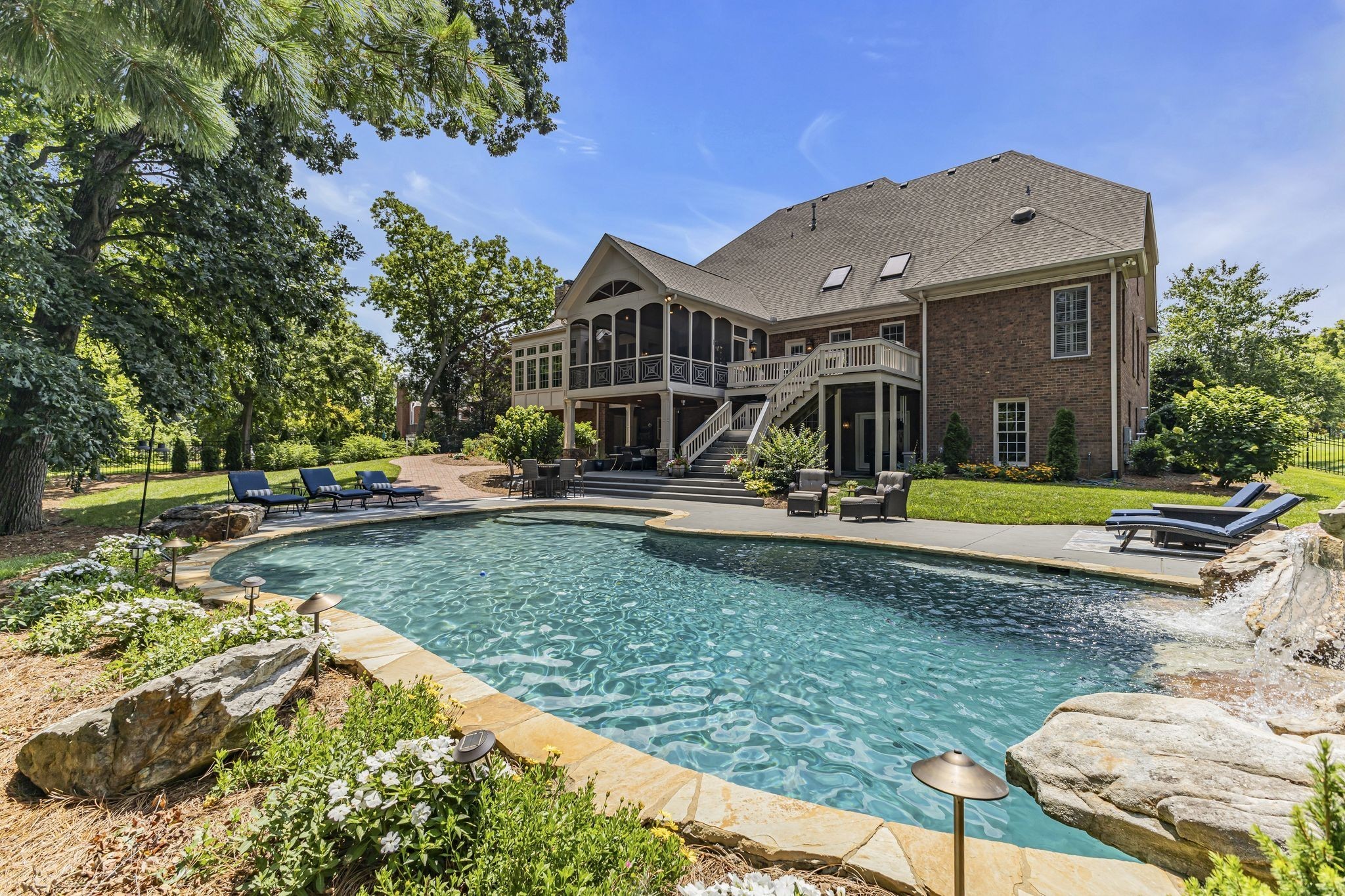 8218 Holly Road Brentwood, TN 37027 - Photo 2 of 50