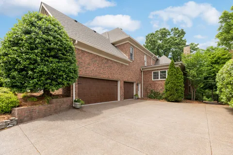 $2,699,999 | 8218 Holly Road, Brentwood, TN 37027