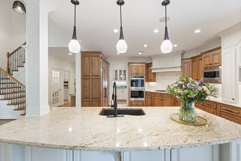 $2,699,999 | 8218 Holly Road, Brentwood, TN 37027