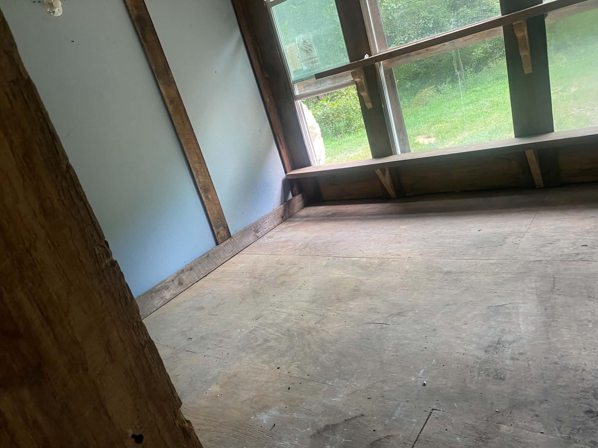 4151 Crane Creek Road Manchester, KY 40962 - Photo 27 of 27 Inside barn