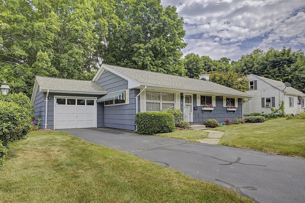 54 Portland Street Holyoke, MA 01040 - Photo 2 of 23