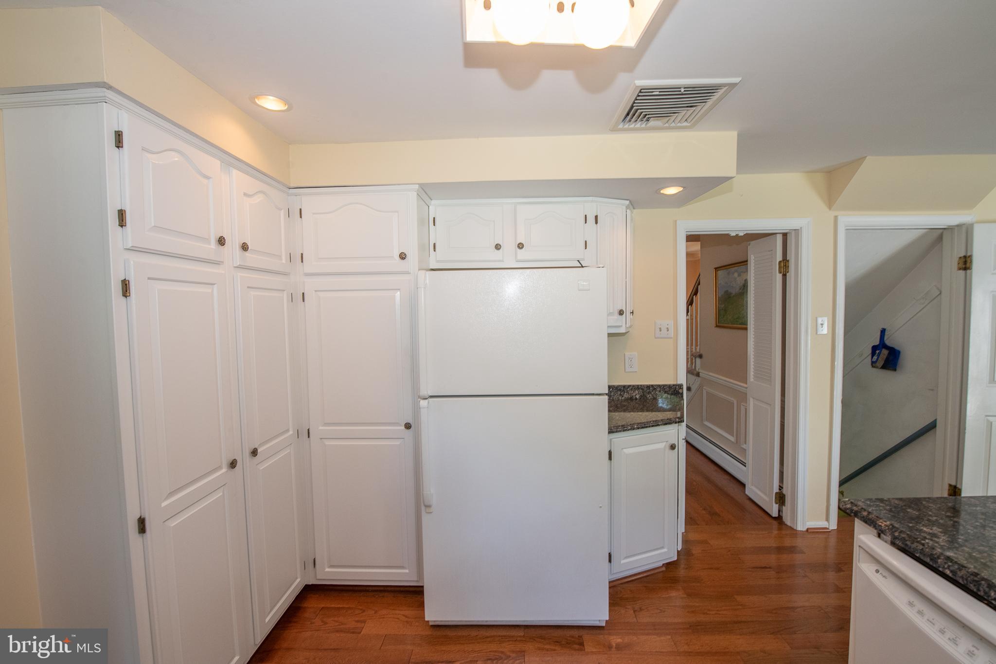 612 Barry Drive Springfield, PA 19064 - Photo 16 of 47 Gallery Image 16