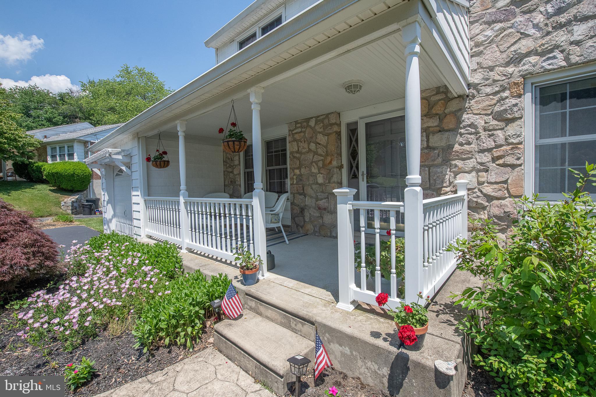 612 Barry Drive Springfield, PA 19064 - Photo 4 of 47 Lovely front porch