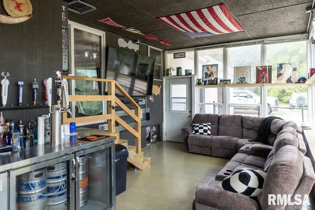 $239,500 | 1100 West Hickory Street, Canton, IL 61520