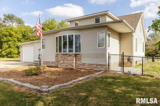 $239,500 | 1100 West Hickory Street, Canton, IL 61520