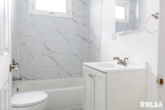 $239,500 | 1100 West Hickory Street, Canton, IL 61520