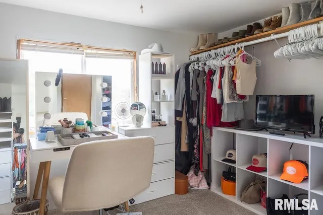 $239,500 | 1100 West Hickory Street, Canton, IL 61520