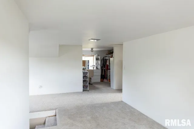 $239,500 | 1100 West Hickory Street, Canton, IL 61520