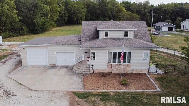 $239,500 | 1100 West Hickory Street, Canton, IL 61520