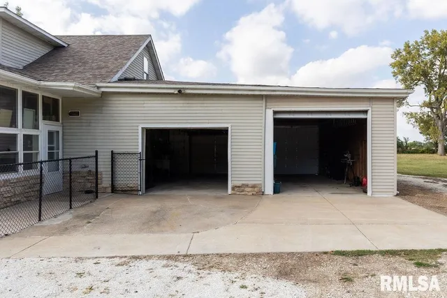 $239,500 | 1100 West Hickory Street, Canton, IL 61520