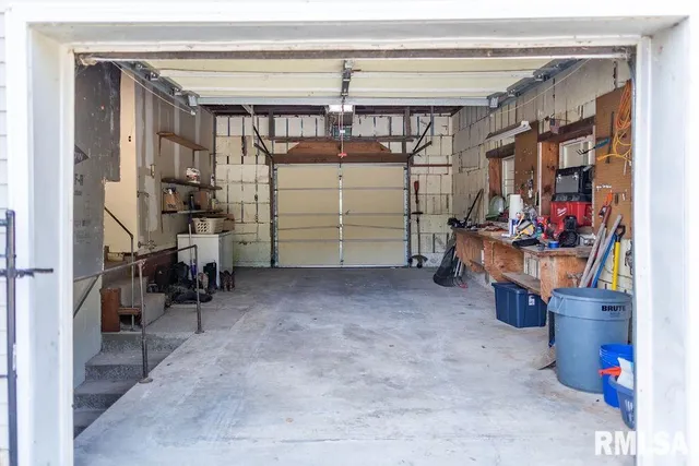 $239,500 | 1100 West Hickory Street, Canton, IL 61520