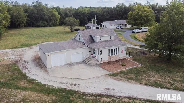 $239,500 | 1100 West Hickory Street, Canton, IL 61520