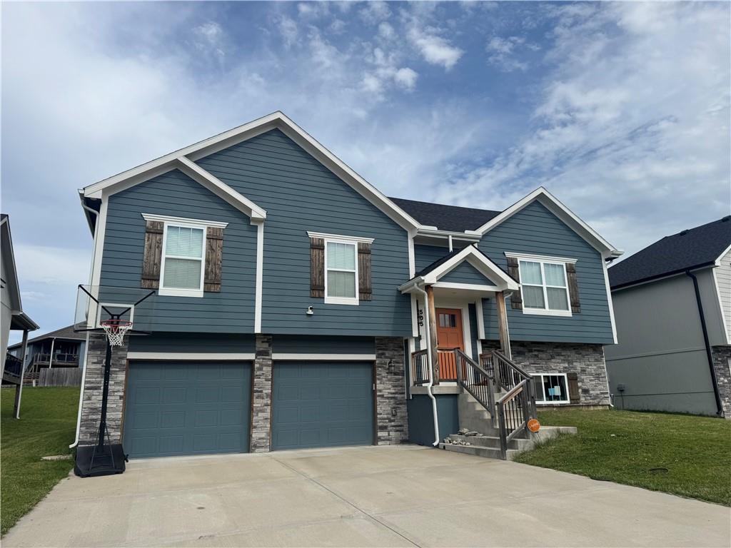 505 Southwest Ridgeview Drive Grain Valley, MO 64029 - Photo 2 of 3