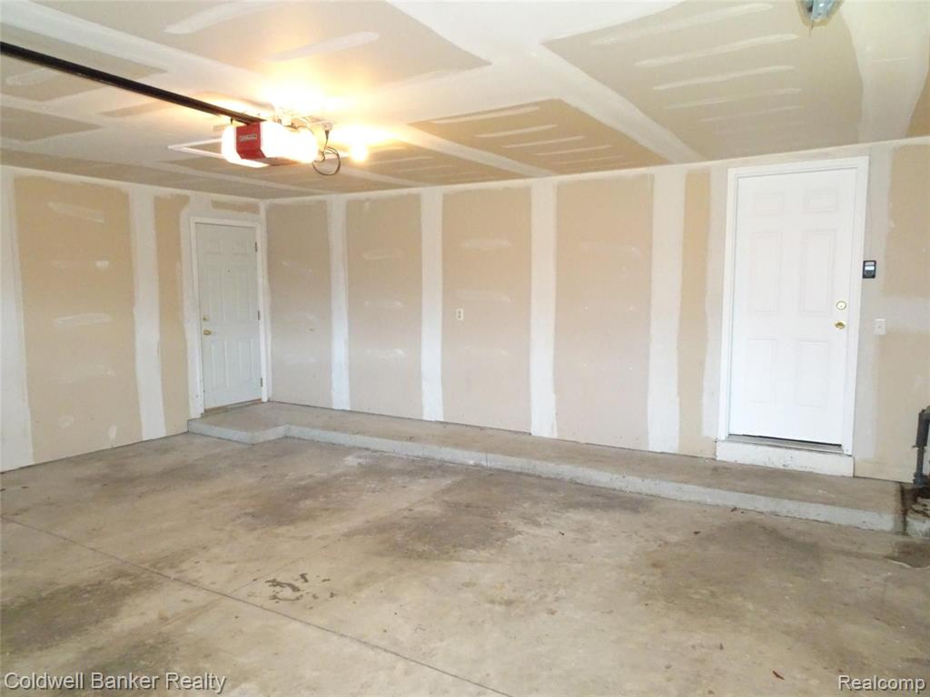 32015 Farmersville Road Farmington Hills, MI 48334 - Photo 50 of 57