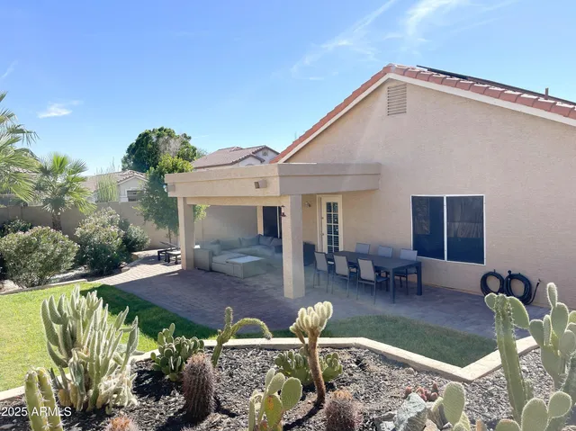 $2,395 | 1040 East Silverwood Drive, Phoenix, AZ 85048
